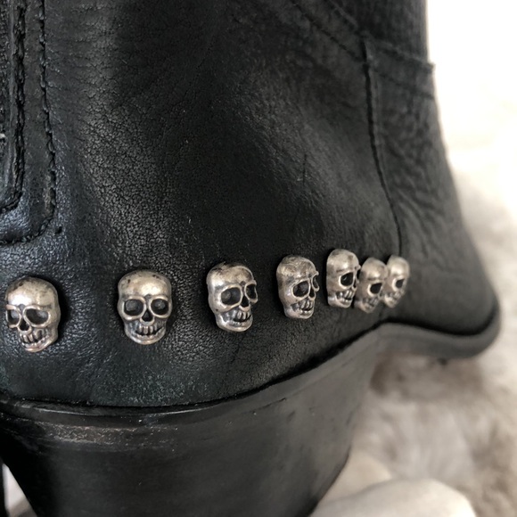 Zadig & Voltaire
Skull Leather Ankle Boots
Size: 8.5 US - Picture 8 of 16